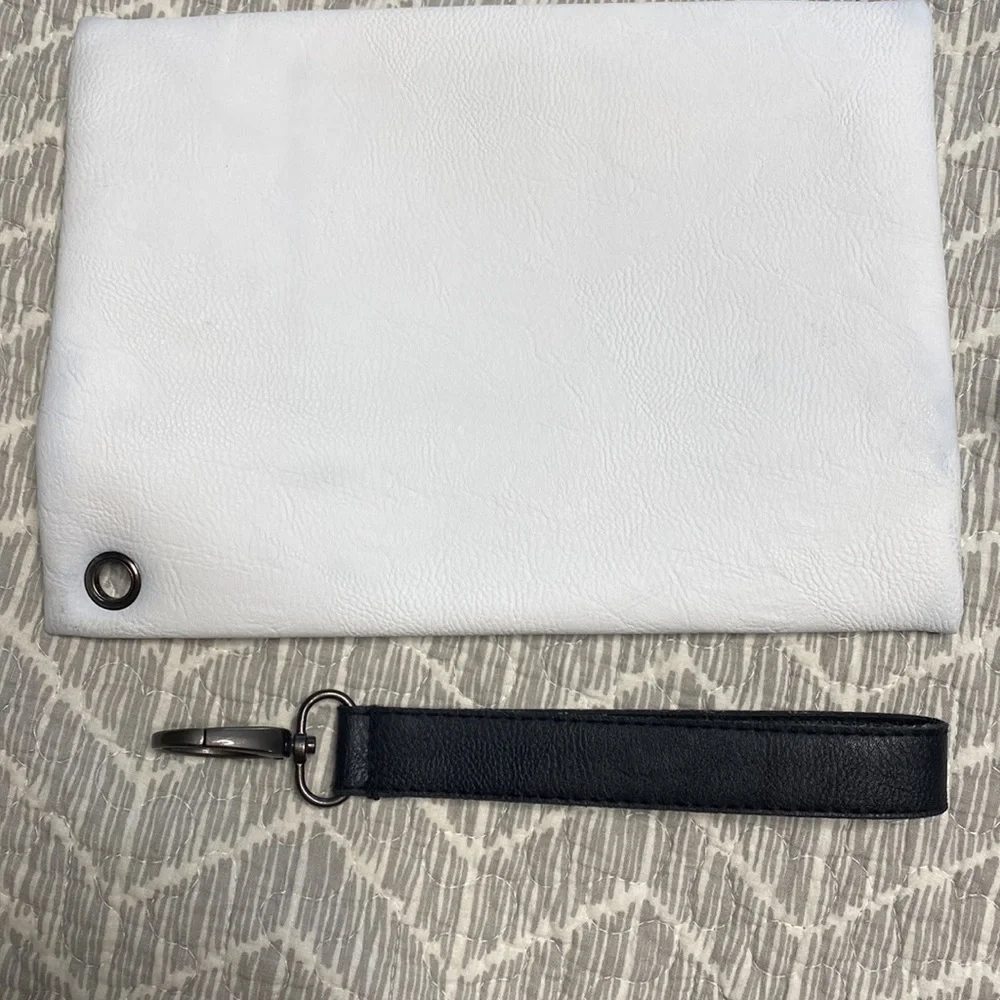 Jones New York 4pc Interchangeable Wristlet set blush, black, white Vegan leathr - Picture 6 of 9